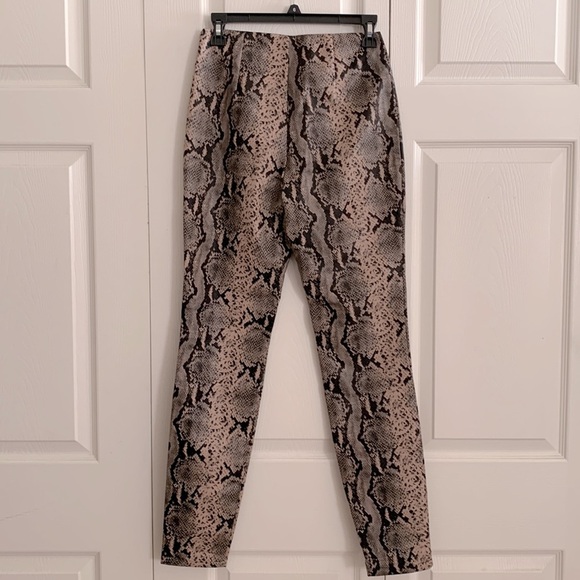 REVOLVE superdown Donna Snake Pant in Brown Snake Size XS - Picture 8 of 8